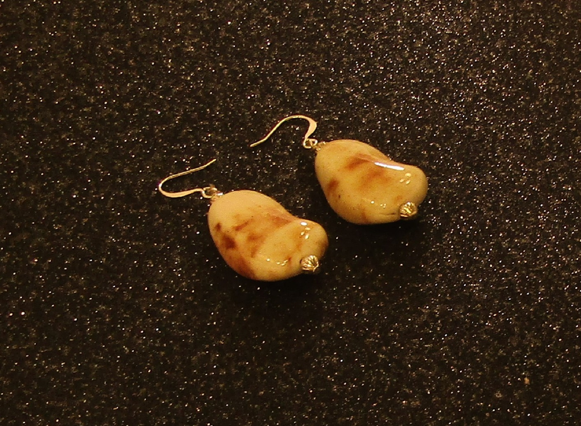 Cream Swirled Brown Puffed Porcelain and Silver Earrings - Image 8